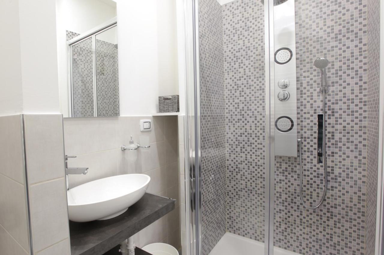 Amazing Apartment In City Center With Balcony Милано Екстериор снимка