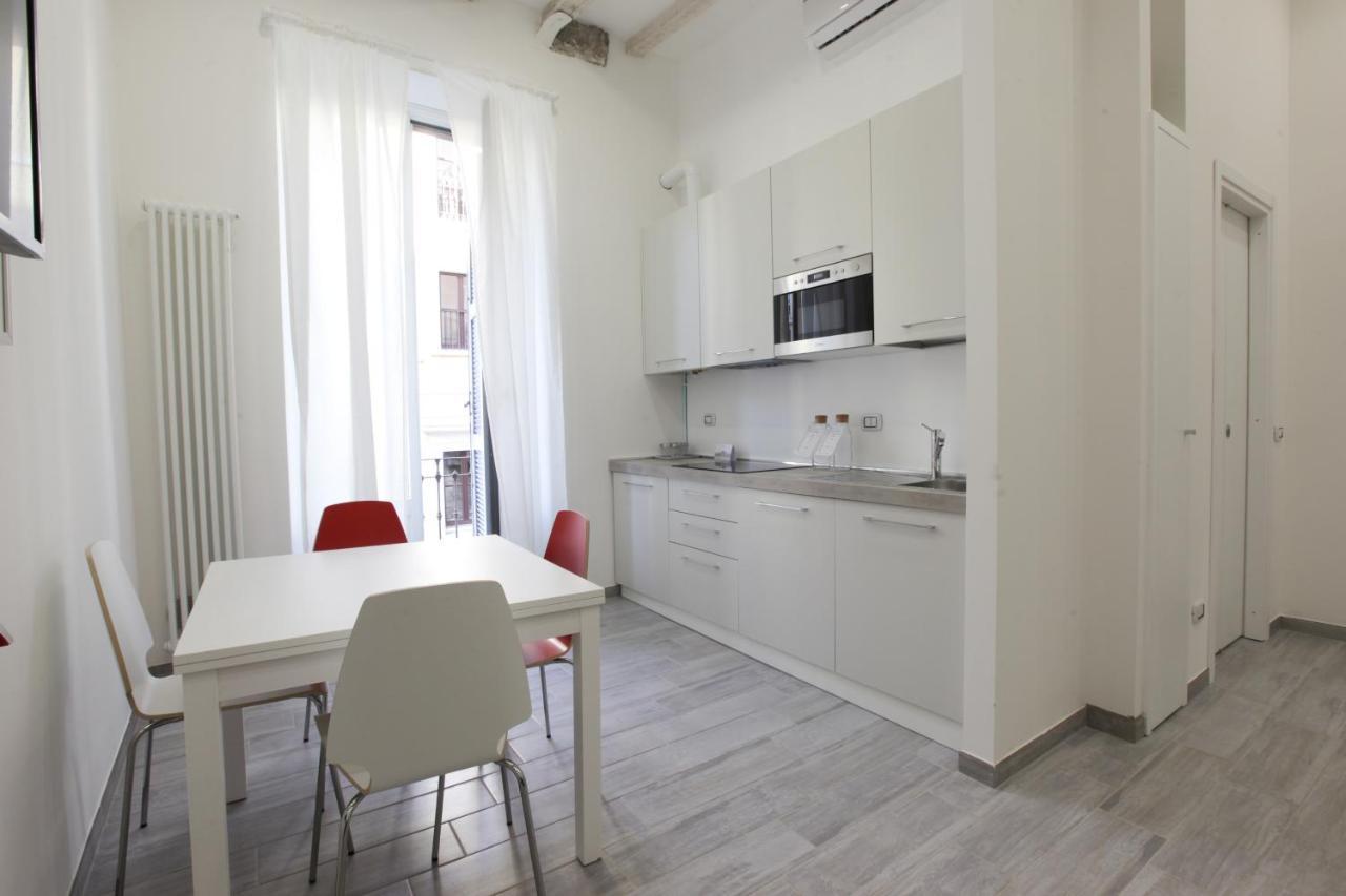 Amazing Apartment In City Center With Balcony Милано Екстериор снимка