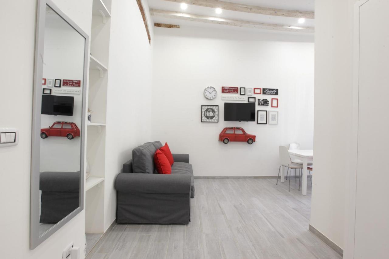 Amazing Apartment In City Center With Balcony Милано Екстериор снимка