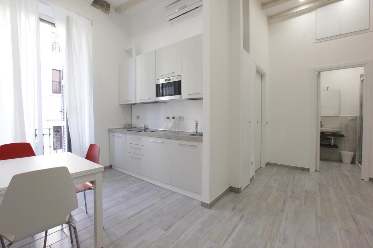 Amazing Apartment In City Center With Balcony Милано Екстериор снимка