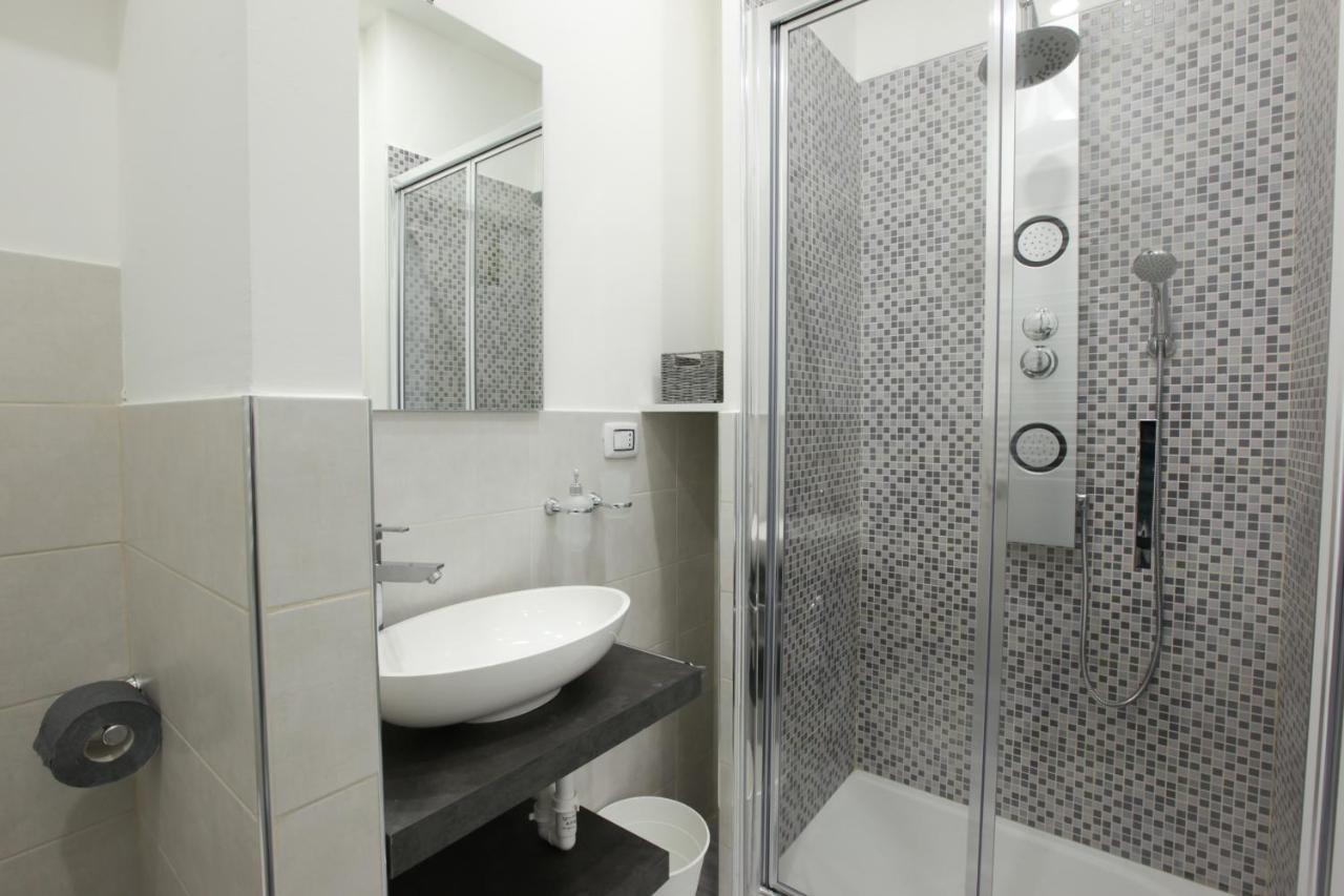 Amazing Apartment In City Center With Balcony Милано Екстериор снимка