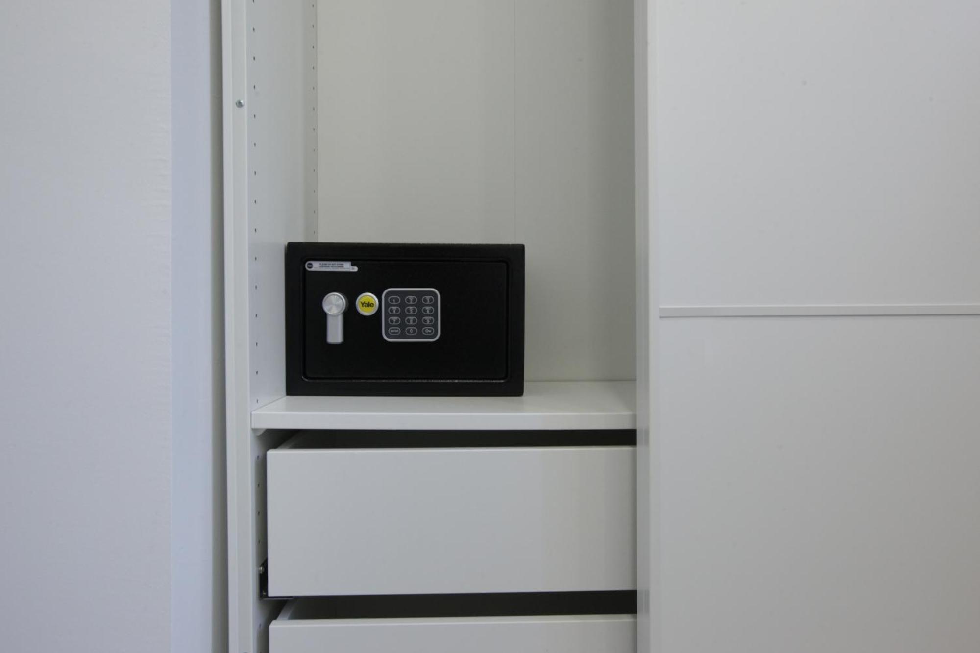 Amazing Apartment In City Center With Balcony Милано Екстериор снимка