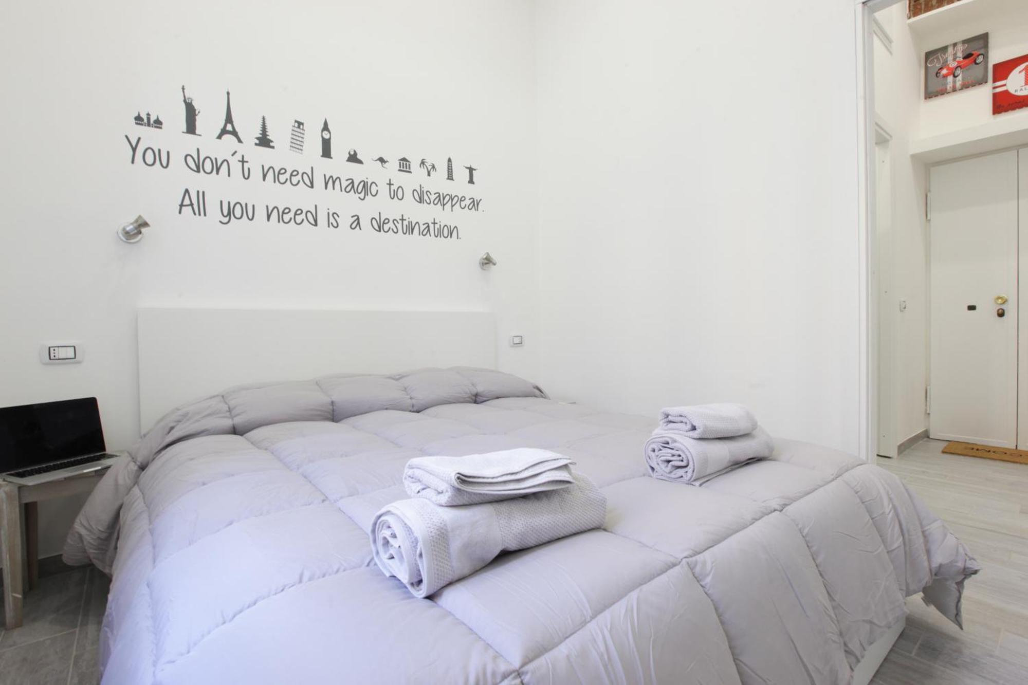 Amazing Apartment In City Center With Balcony Милано Екстериор снимка